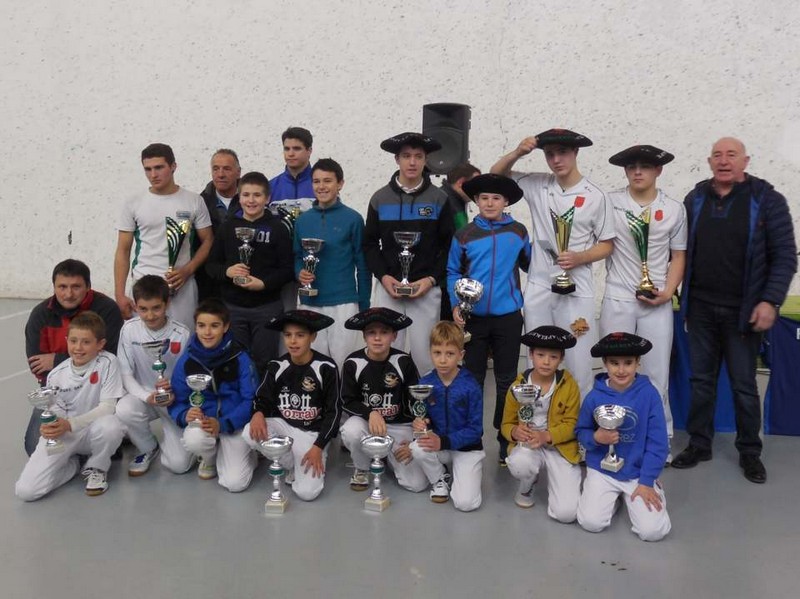 Finaliz&oacute; el Torneo de Mano Parejas de Umore Ona